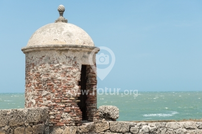 El mar y las murallas de Cartagena