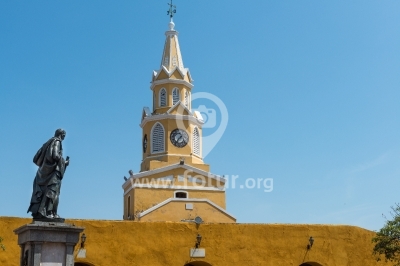 Estatua Pedro de Heredia y Torre del Reloj en Cartagena