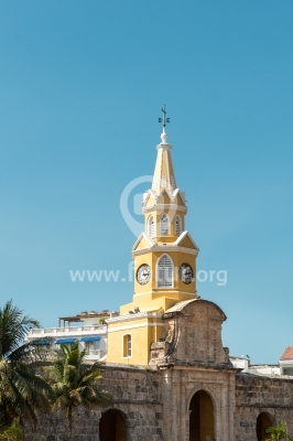 Vista exterior de la Torre del Reloj en Cartagena