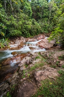 Río con aguas cristalinas en Caquetá Colombia