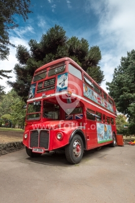 Bus inglés rojo — Parque El Chicó, Bogotá