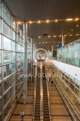 Escaleras eléctricas en el Aeropuerto El Dorado 