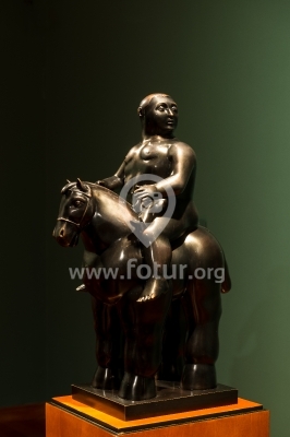 Hombre a Caballo, escultura de Botero