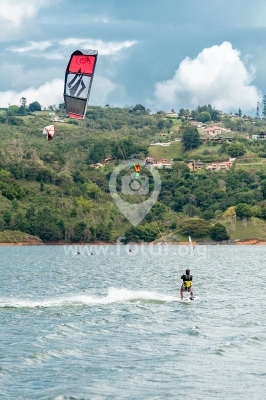 Kitesurf — Lago Calima
